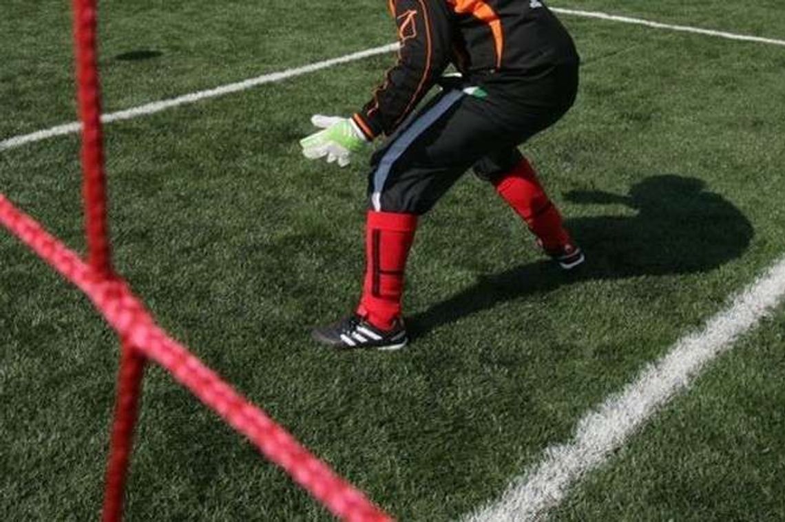 Boisko dla szkoły przy Zdrojowej, projektor dla szkoły przy Sławinkowskiej Boisko dla szkoły przy Zdrojowej, projektor dla szkoły przy Sławinkowskiej