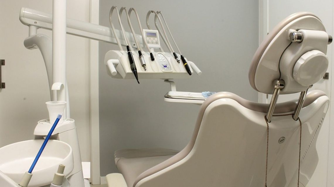 Ból zęba w czasie epidemii. Wizyta u dentysty może być droższa