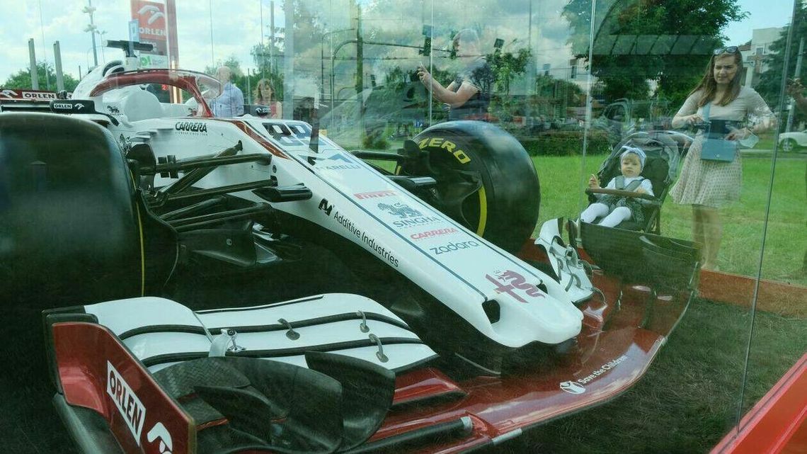 Bolid Formuły 1 w Lublinie. Dokładnie taki, jakim ścigali się zawodowi kierowcy [zdjęcia]