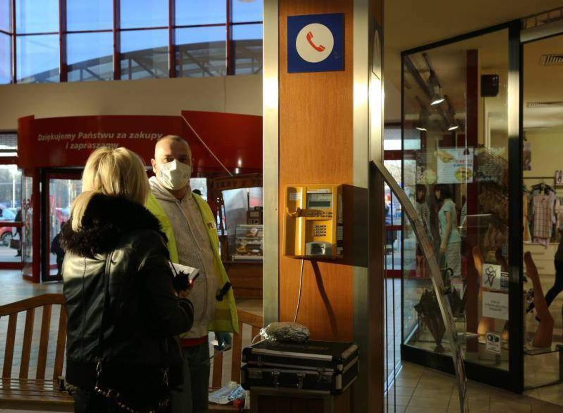 Bomba w Realu? Policjanci sprawdzili sklep (zdjęcia, wideo)