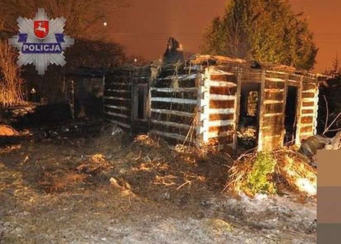 Bosa kobieta stała na ulicy. Jej dom płonął