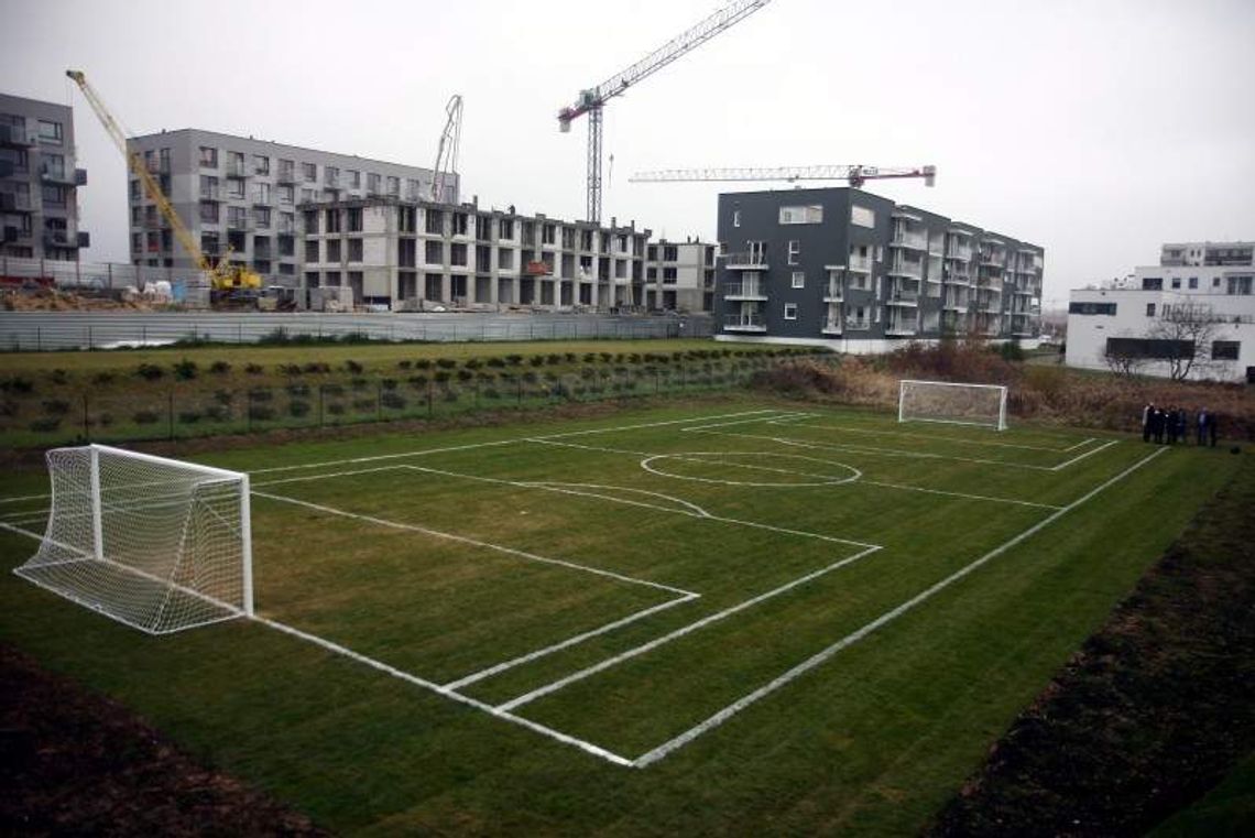 Botanik ma gdzie kopać. Nowe boisko gotowe