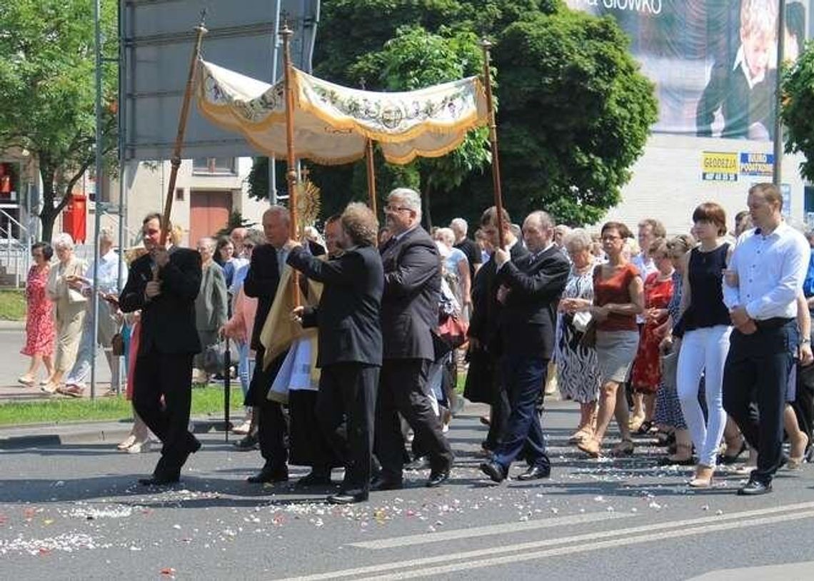 Boże Ciało: Procesje przeszły ulicami Puław