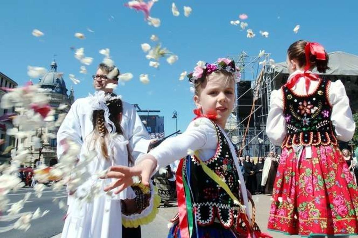 Boże Ciało w Lublinie. Procesja i uroczystości na pl. Litewskim (zdjęcia, wideo)