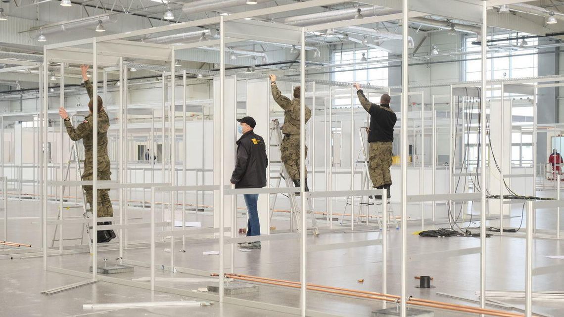 Brakuje chętnych do pracy w szpitalu tymczasowym w Lublinie