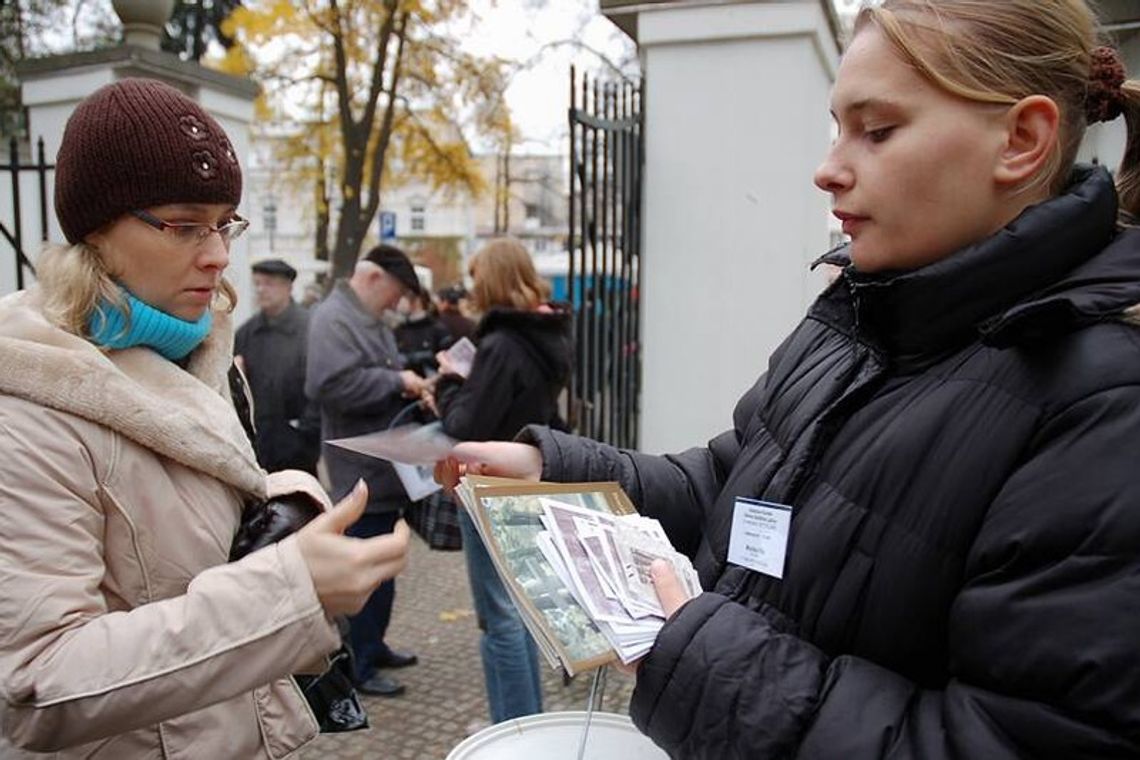 Brakuje chętnych do ratowania zabytków na cmentarzach