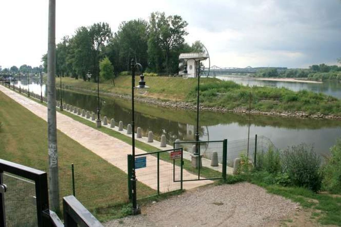Brakuje kawałka bulwaru nad Wisłą. Nie ma porozumienia ws. budowy