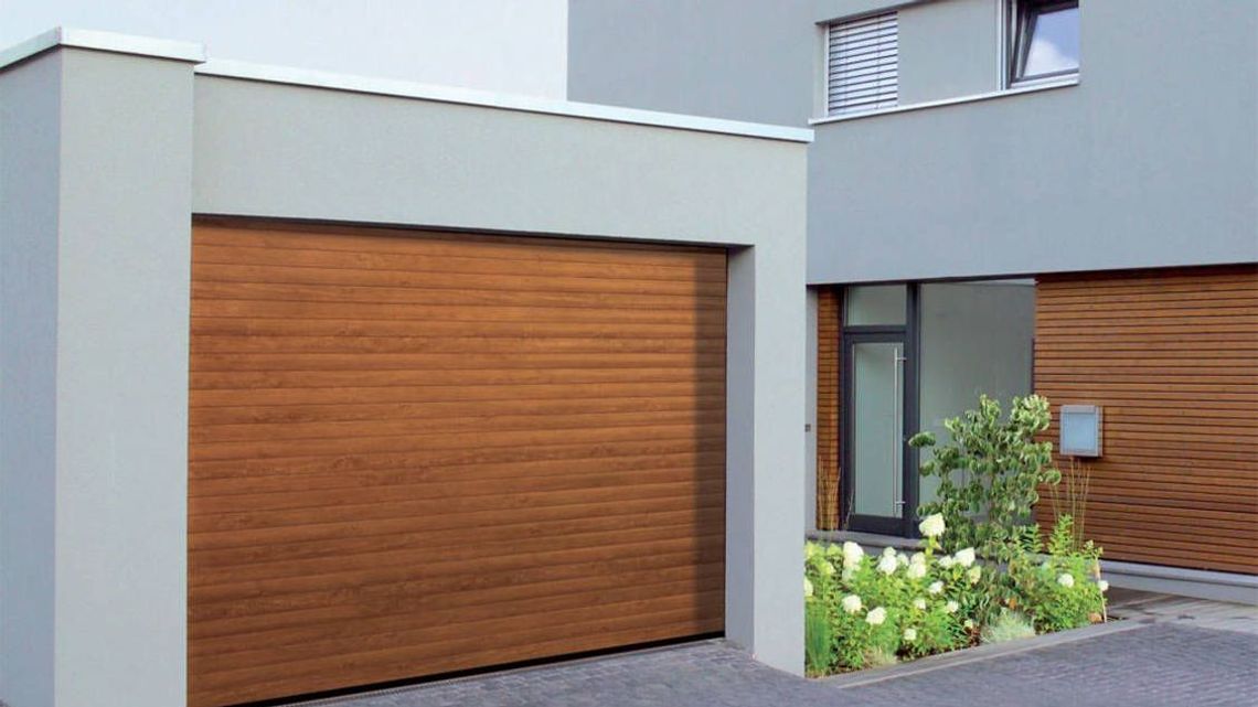 Brama garażowa malowana czy okleina? Brama garażowa malowana czy okleina?