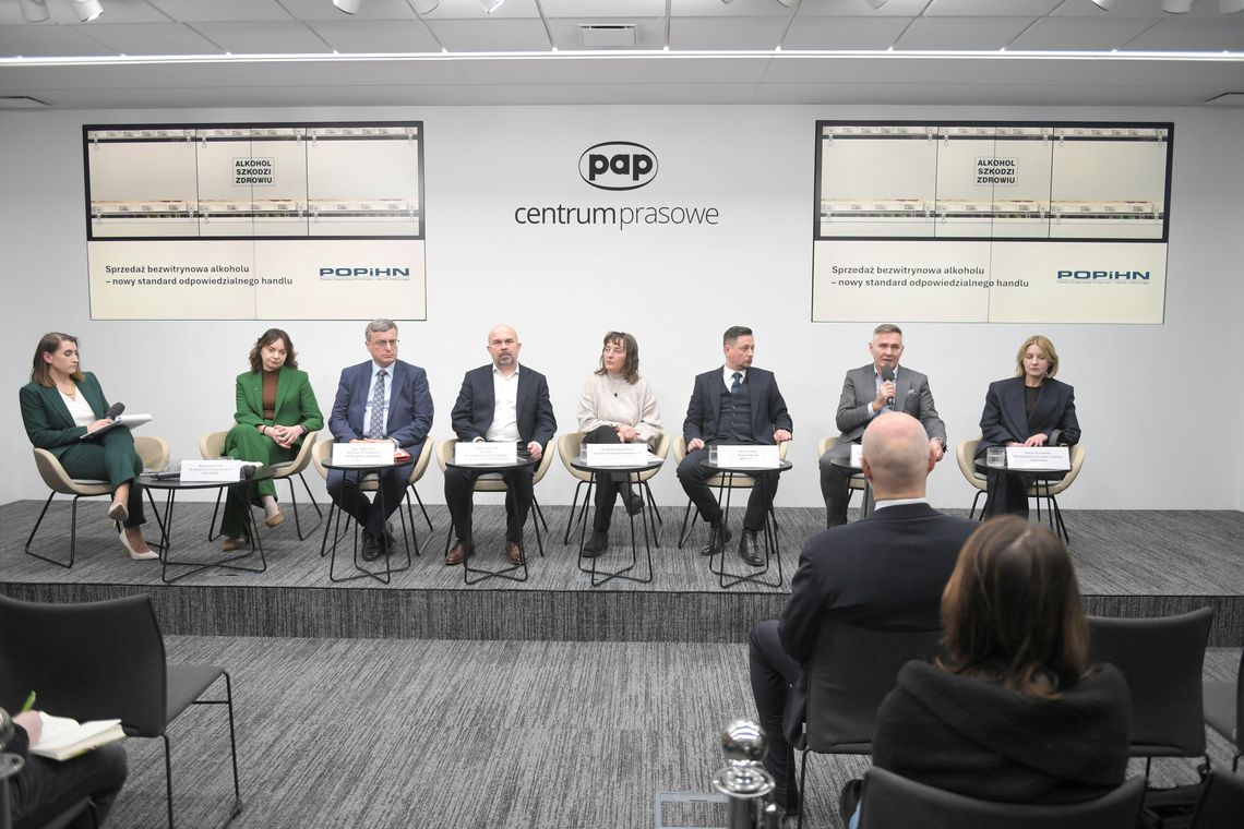 Branża paliwowa prezentuje koncepcję sprzedaży bezwitrynowej na stacjach benzynowych