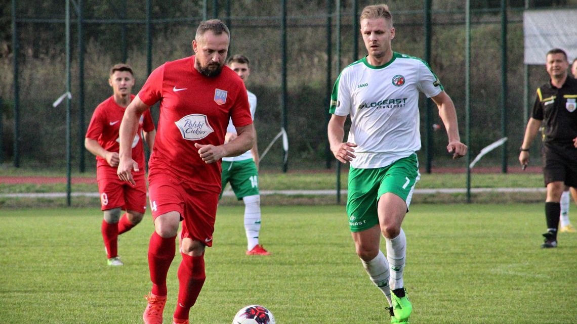 Brat-Cukrownik Siennica Nadolna – Ogniwo Wierzbica 6:1. Grała chełmska klasa okręgowa Brat-Cukrownik Siennica Nadolna – Ogniwo Wierzbica 6:1. Grała chełmska klasa okręgowa