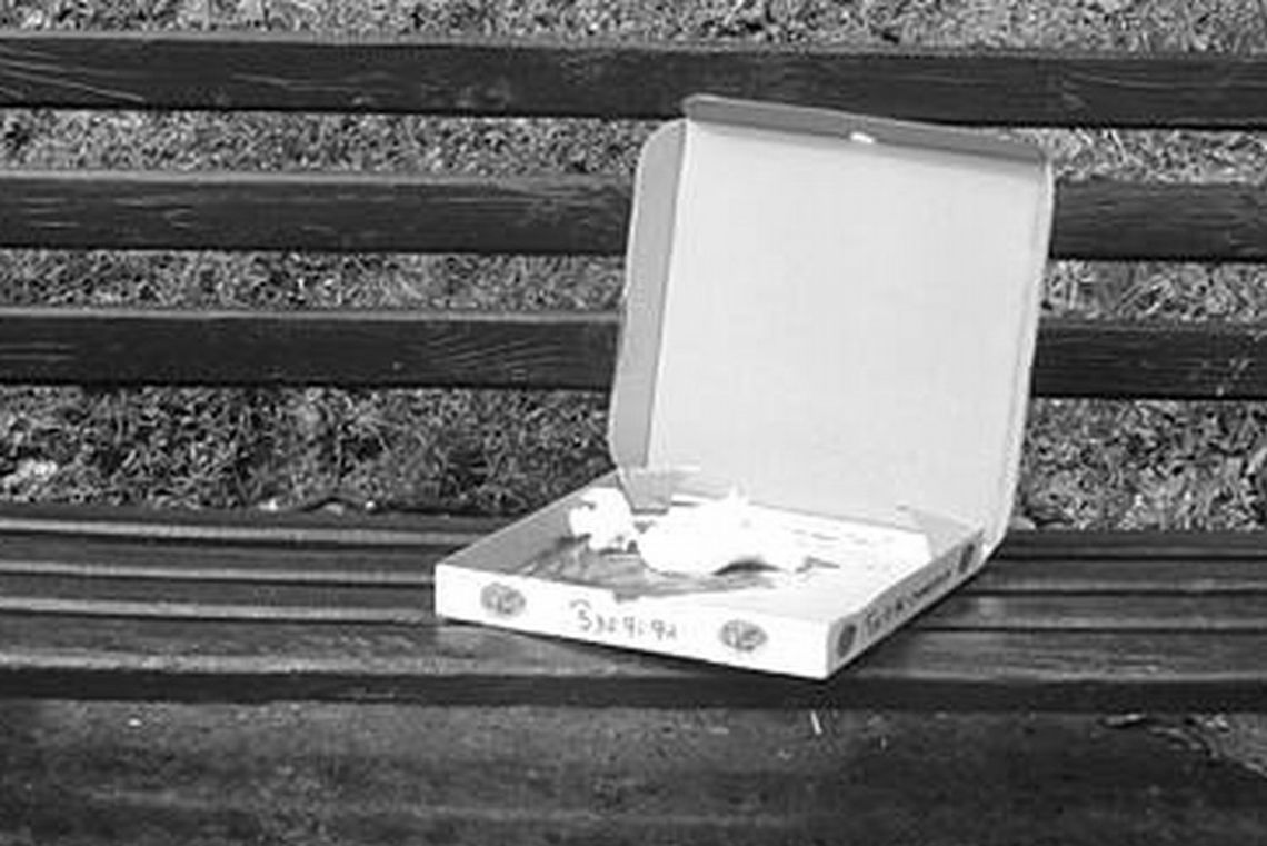 Brat z siostrą okradli dostawcę pizzy