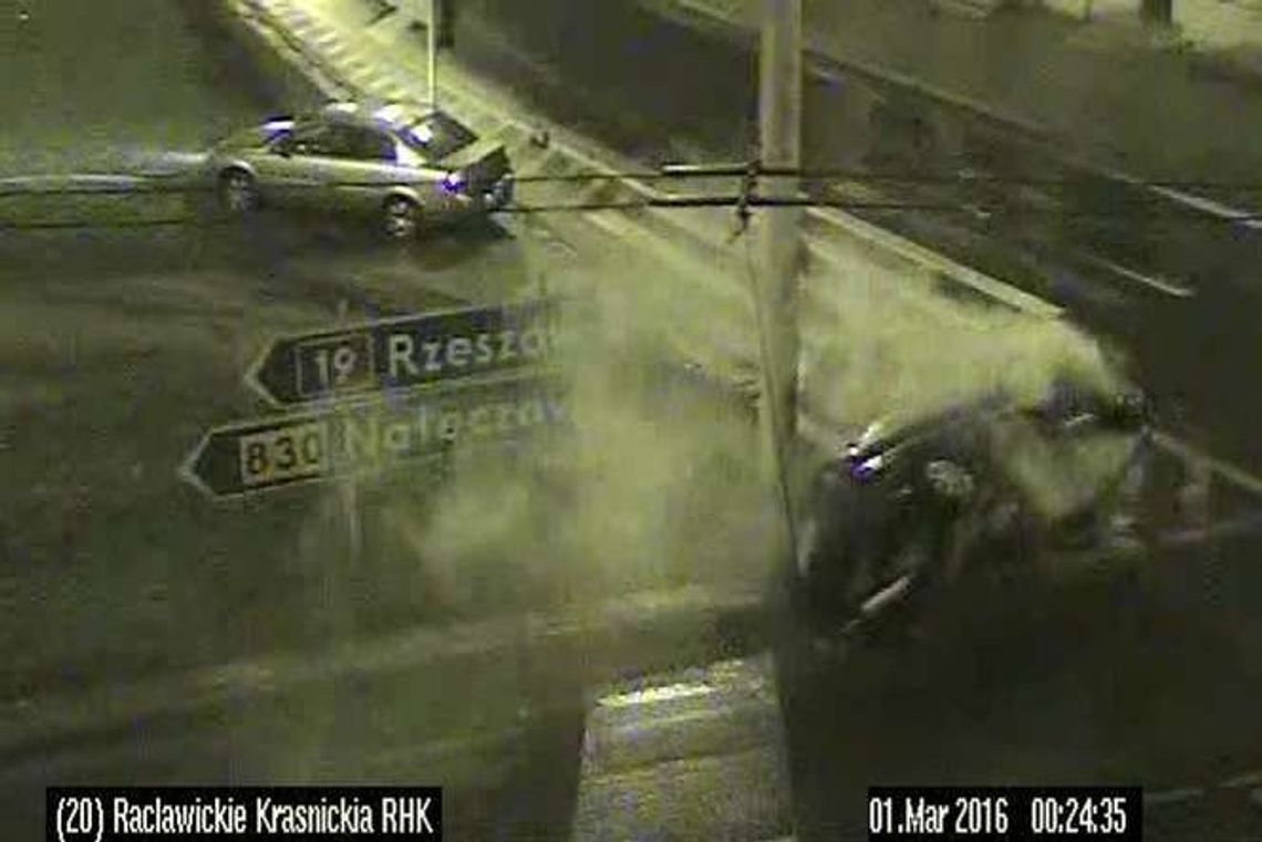 Brawurowa jazda i groźny wypadek na skrzyżowaniu w Lublinie (wideo)