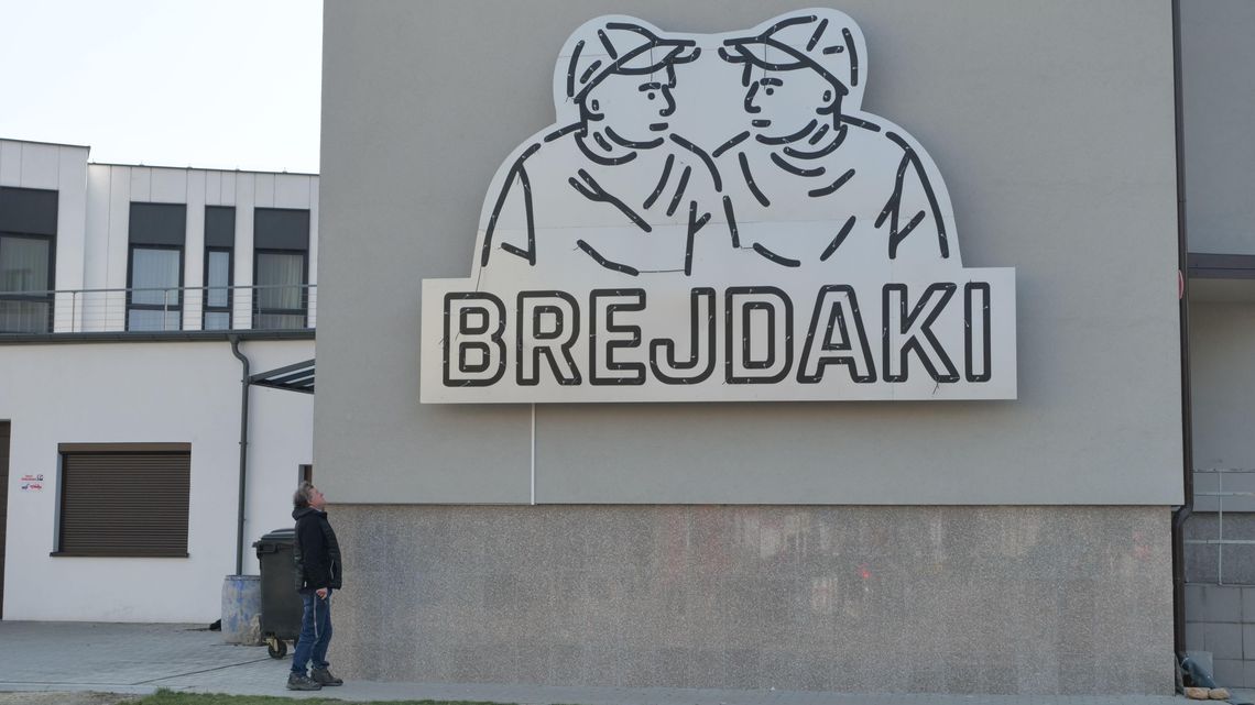 Brejdaki już świecą przy ul. Zamojskiej. Nowy neon w Lublinie Brejdaki już świecą przy ul. Zamojskiej. Nowy neon w Lublinie