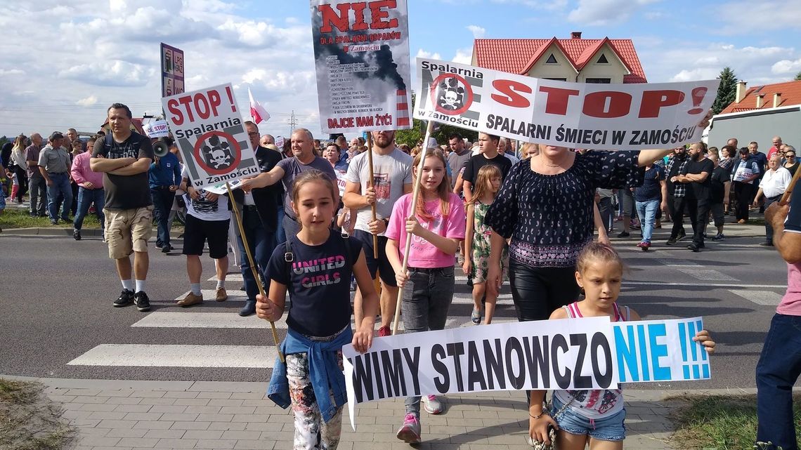 Bronią się przed spalarnią śmieci jak przed Szwedami. Protest w Zamościu [zdjęcia]