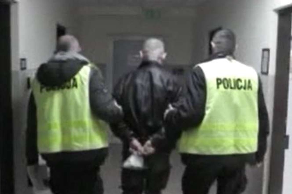 Brutalne pobicie. Podpalili włosy 59-latkowi. Trafił do szpitala