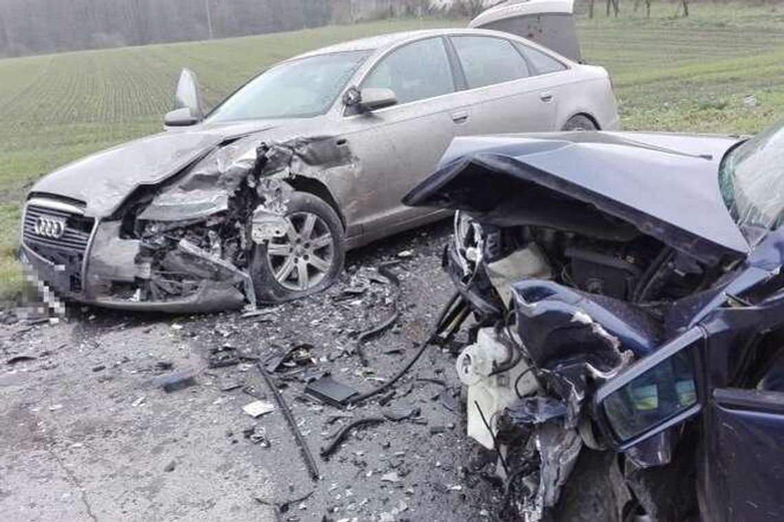 Brutalny napad na drodze. Celowo spowodowali wypadek, okradli właścicieli kantoru [zdjęcia]