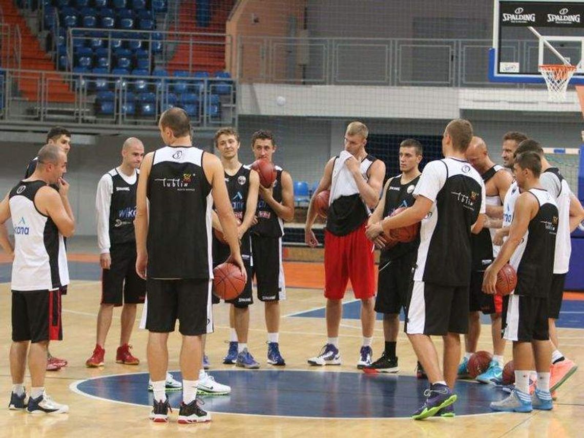 Bryon Allen, Derek Billing i Robert Lewandowski przylatują dzisiaj do Polski