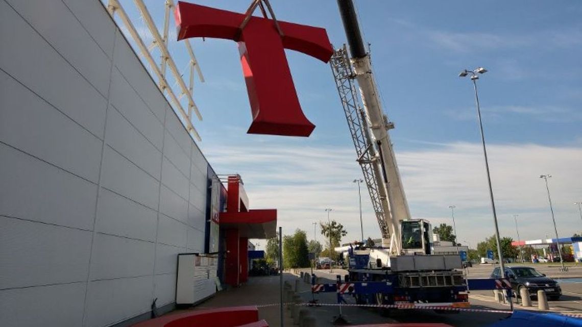 Brytyjska sieć Tesco całkowicie znika z Polski. Kolejne sklepy sprzedane Brytyjska sieć Tesco całkowicie znika z Polski. Kolejne sklepy sprzedane