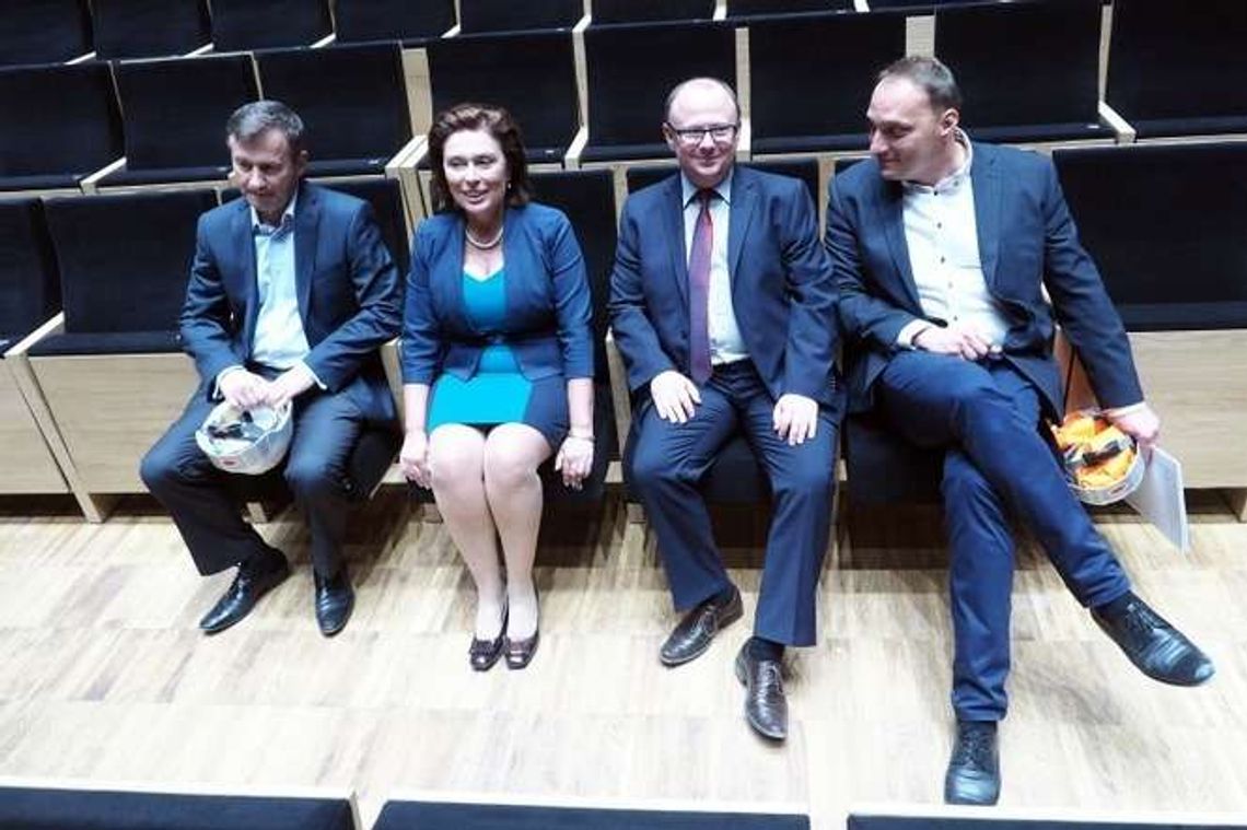 Budowa Centrum Spotkania Kultur. Postęp prac oglądała marszałek Sejmu Budowa Centrum Spotkania Kultur. Postęp prac oglądała marszałek Sejmu