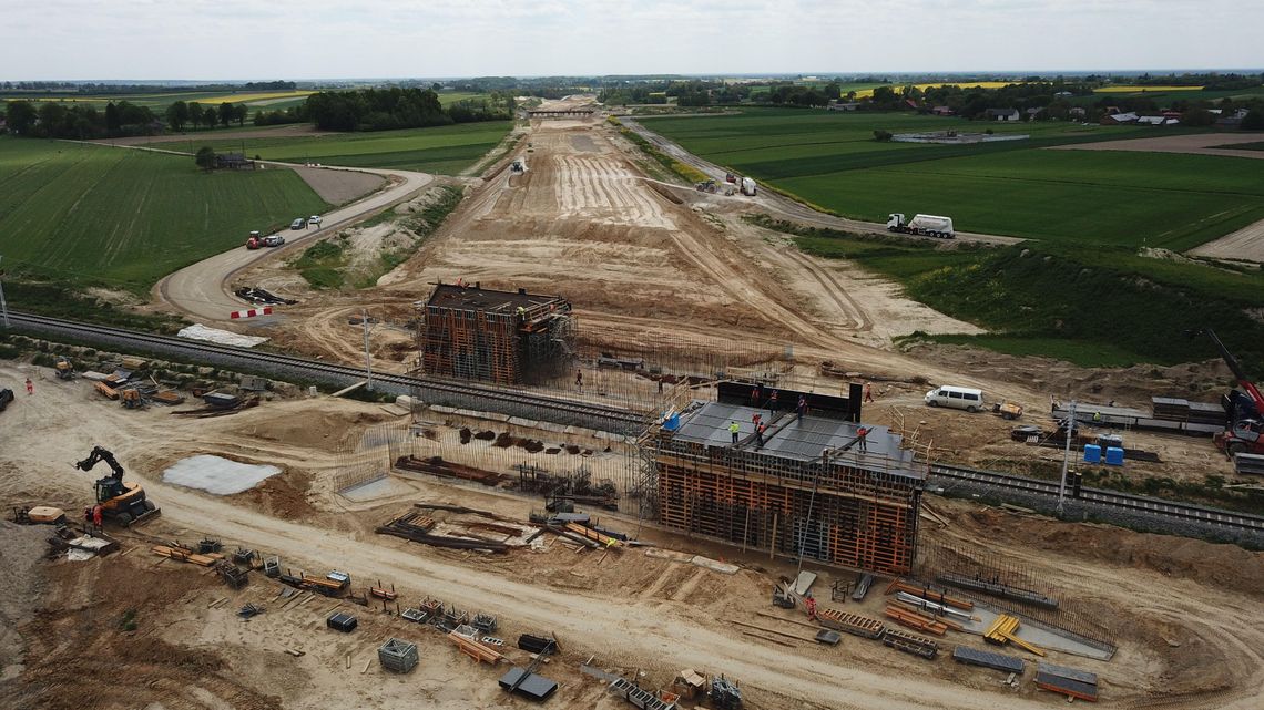 Budowa eksperesówki S19. Jak przebiegają prace? Kiedy kierowcy pojadą nową drogą?