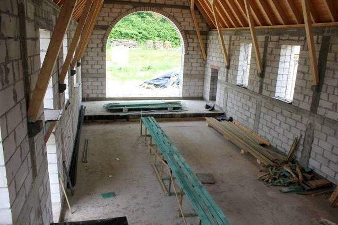 Budowa kaplicy w Bochotnicy: Zanussim brakuje 300 tys. zł. Dołożą Azoty?