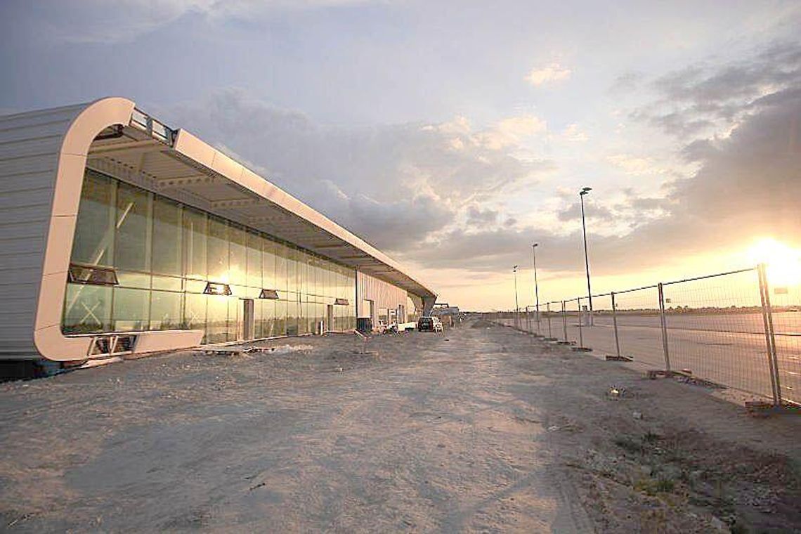 Budowa lotniska na finiszu