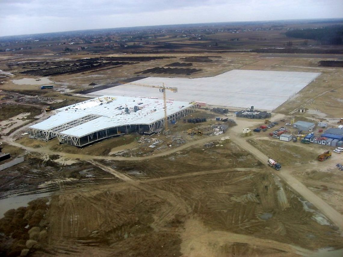 Budowa lotniska w Świdniku z lotu ptaka (zdjęcia)