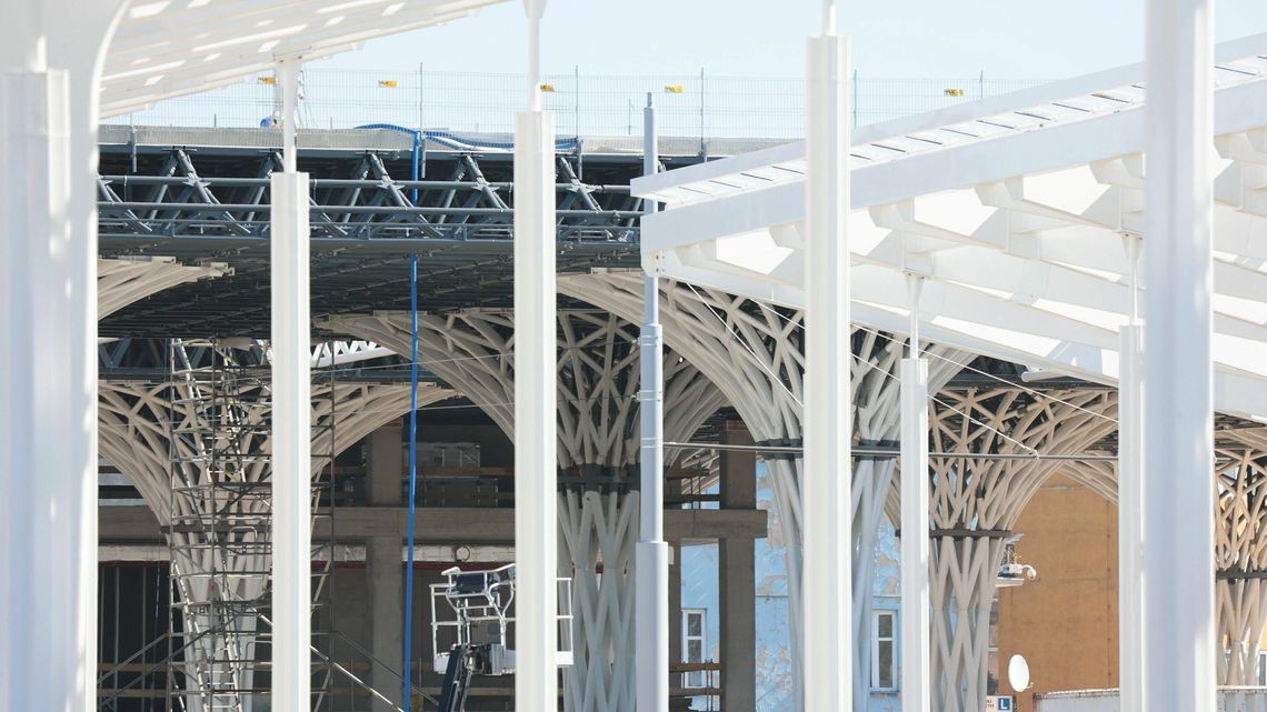 Budowa megadworca jeszcze trwa, a już potrzeba przeróbek. Ktoś czegoś nie przewidział