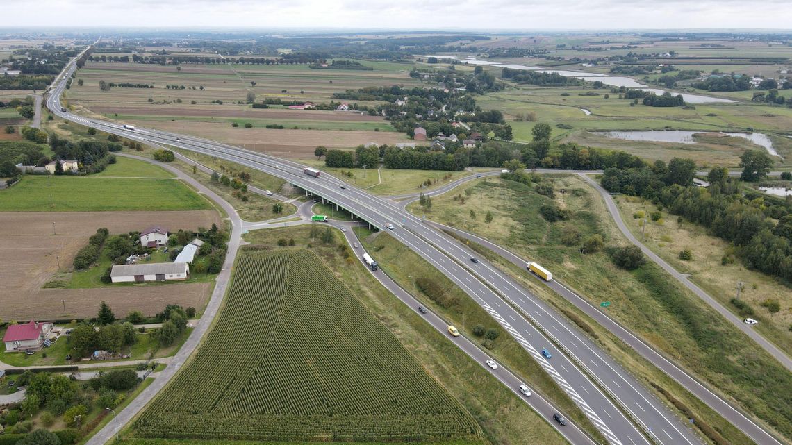 Budowa S12. Odkryli podziemne składowisko śmieci. Trzeba było zmienić plany
