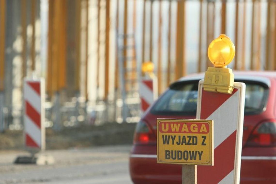 Budowa S17. Wprowadzono ruch wahadłowy koło Kurowa. Na dwa tygodnie