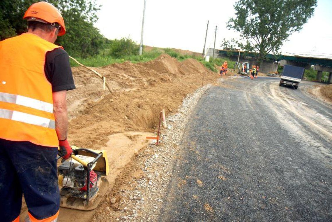 Budują nową ulicę Pliszczyńską. Stara droga będzie rozebrana