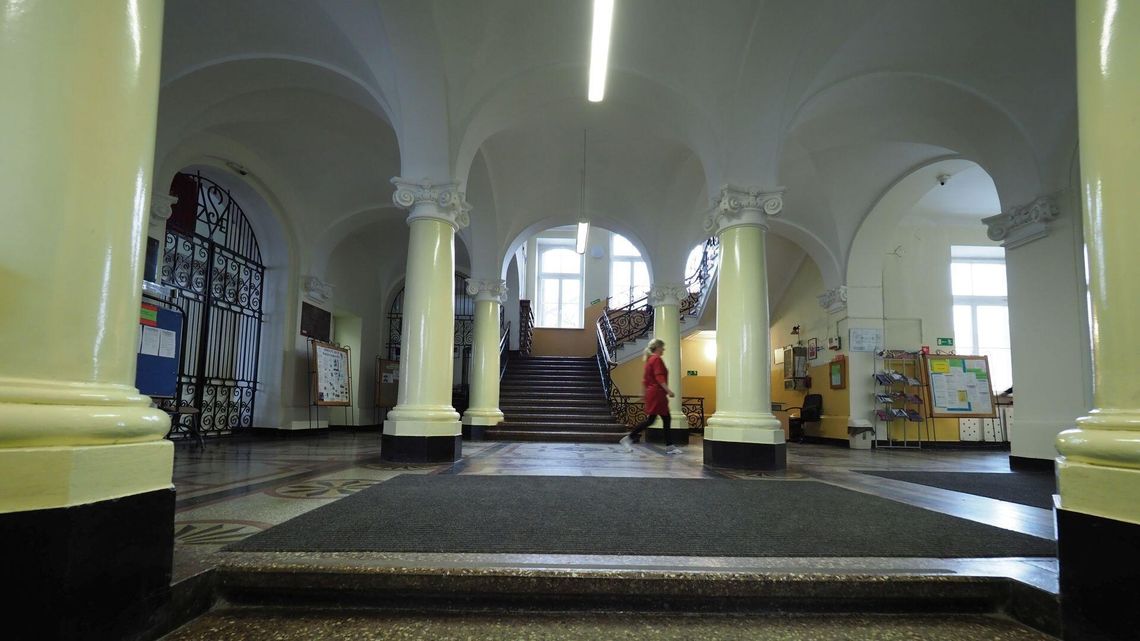 Budynek szkoły Vetterów w opłakanym stanie. Remont będzie droższy Budynek szkoły Vetterów w opłakanym stanie. Remont będzie droższy