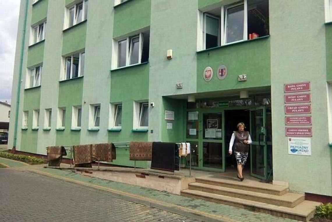 Budynek urzędu gminy zalany przez wodę. Urząd nieczynny do odwołania