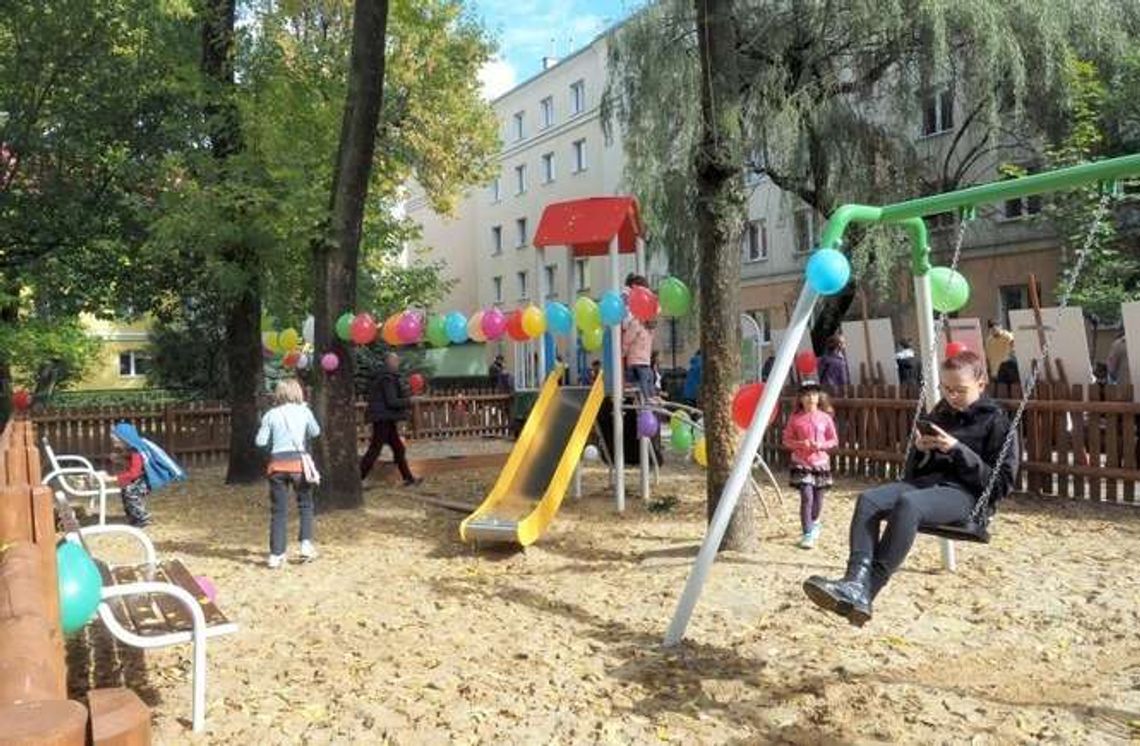 Budżet i miasto dla ludzi. Nowy plac na Bronowicach otwarty (zdjęcia, wideo) Budżet i miasto dla ludzi. Nowy plac na Bronowicach otwarty (zdjęcia, wideo)