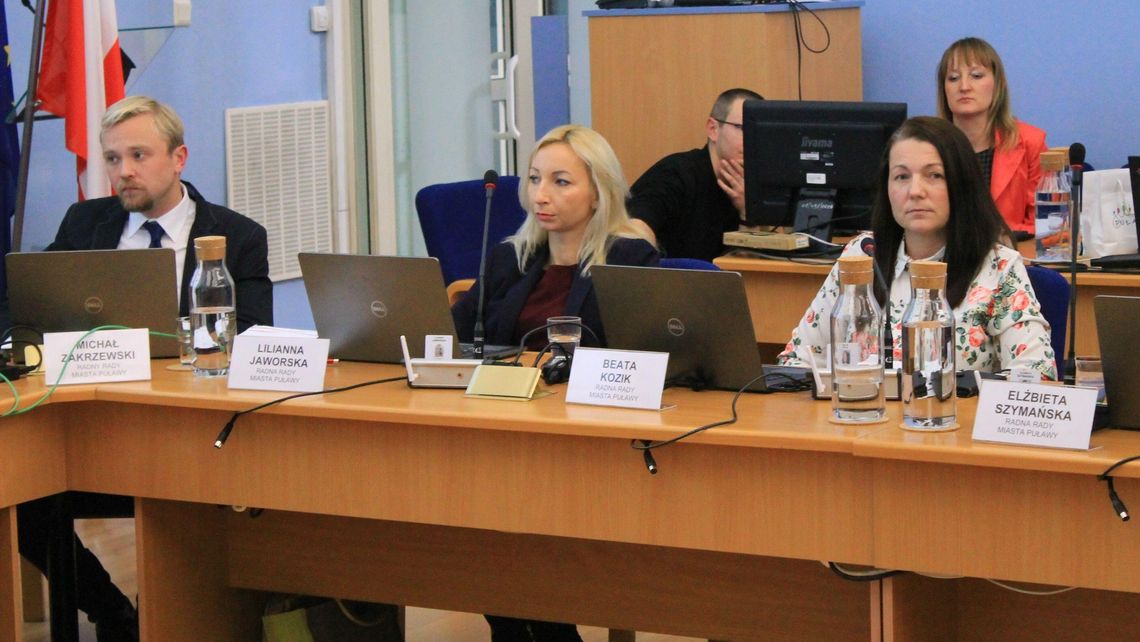 Budżet Puław symbolicznie oszczędzi Budżet Puław symbolicznie oszczędzi