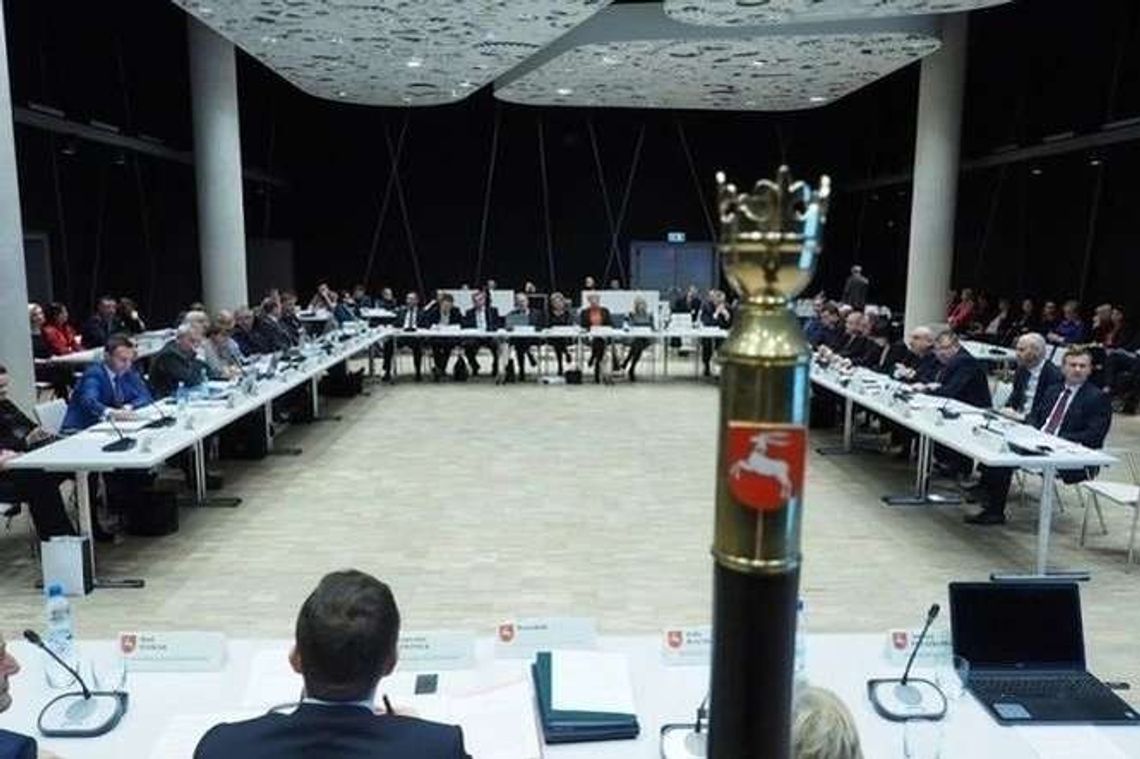 Budżet województwa lubelskiego na 2018 rok przyjęty. Gdzie trafią pieniądze?