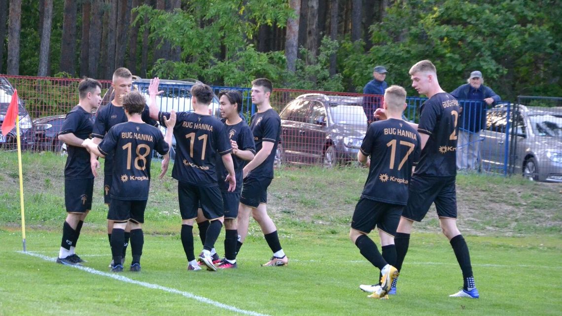 Bug Hanna – Błękitni Obsza 3:1. Walczą o piąte miejsce w grupie spadkowej, które może dać utrzymanie Bug Hanna – Błękitni Obsza 3:1. Walczą o piąte miejsce w grupie spadkowej, które może dać utrzymanie