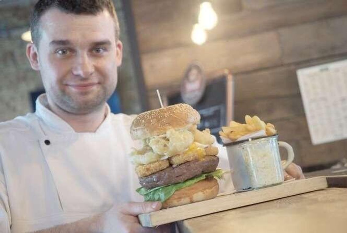 Burger czy stek? Podpowiadamy jak je przygotować (przepisy)