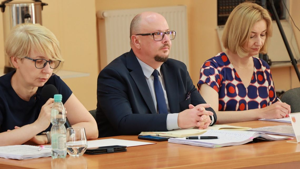 Burmistrz Kraśnika bez wotum zaufania. Wilk mówi o półprawdach i draństwie