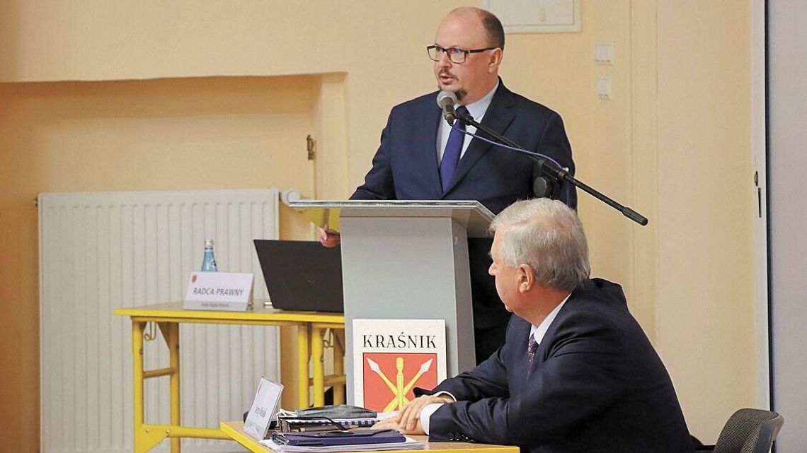 Burmistrz Kraśnika miał zarabiać "na poziomie minimalnym". Ale dostanie więcej