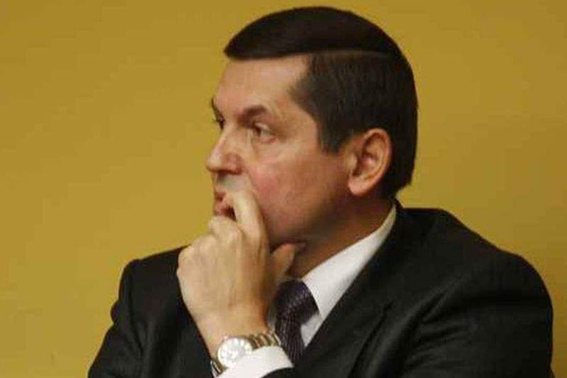 Burmistrz pozywa internautów, syn starosty odpuszcza