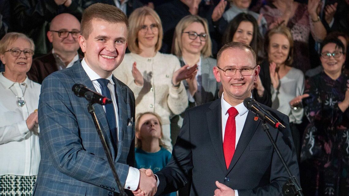 Burmistrz z "polityką otwartości" idzie po reelekcję. Ma trzech kontrkandydatów 