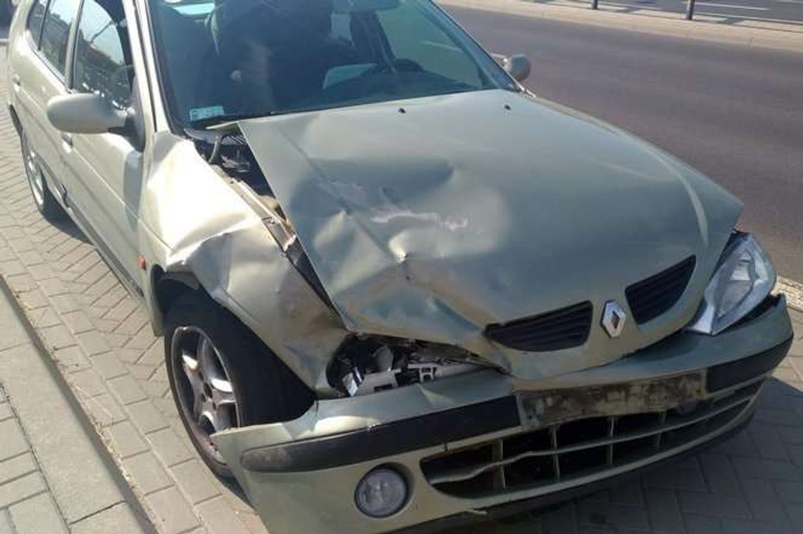 Bursaki: Zderzenie toyoty z renaultem