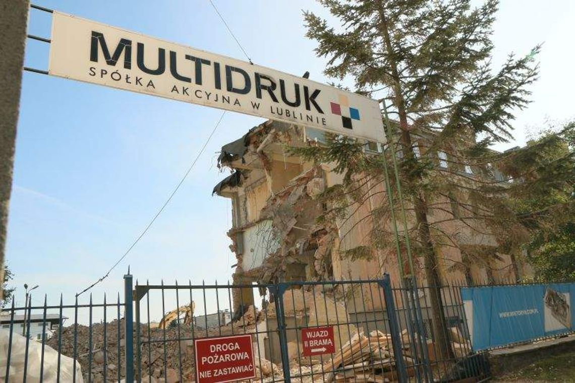Burzą budynek dawnej drukarni przy ul. Unickiej Burzą budynek dawnej drukarni przy ul. Unickiej