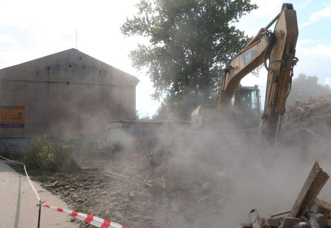 Burzą kamienice pod drogę do stadionu. Będzie nowe rondo (zdjęcia) Burzą kamienice pod drogę do stadionu. Będzie nowe rondo (zdjęcia)