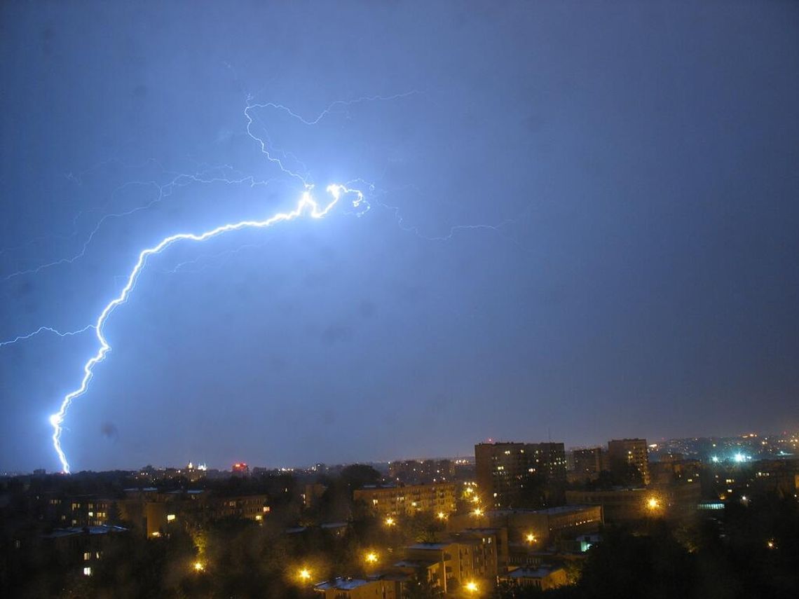 Burza nad Lublinem. Grzmiało, lało, ale strat jest niewiele (zdjęcia, wideo) Burza nad Lublinem. Grzmiało, lało, ale strat jest niewiele (zdjęcia, wideo)