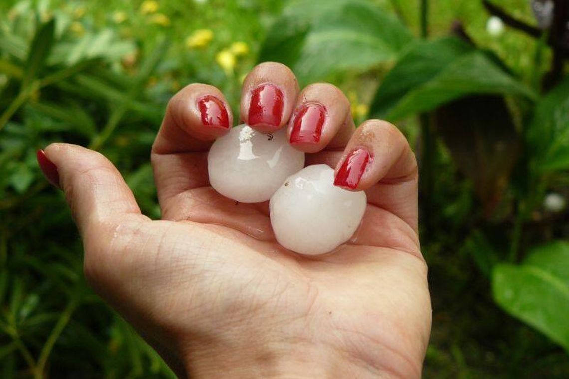 Burza w pobliżu Lublina: \"Rozpętało się piekło\". Spadł ogromny grad (zdjęcia)