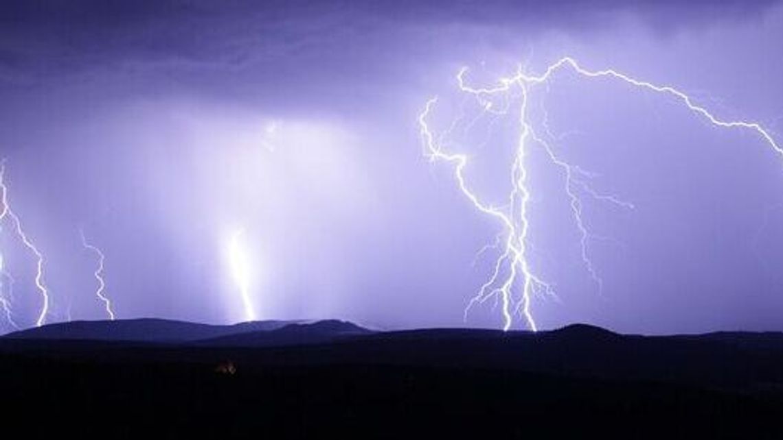 Burze nad województwem lubelskim. IMGW ostrzega przed silnym wiatrem, deszczem i gradem