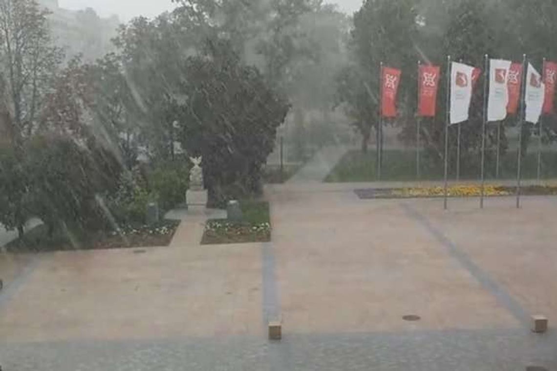 Burze w Lubelskiem. W Lublinie spadł deszcz i grad