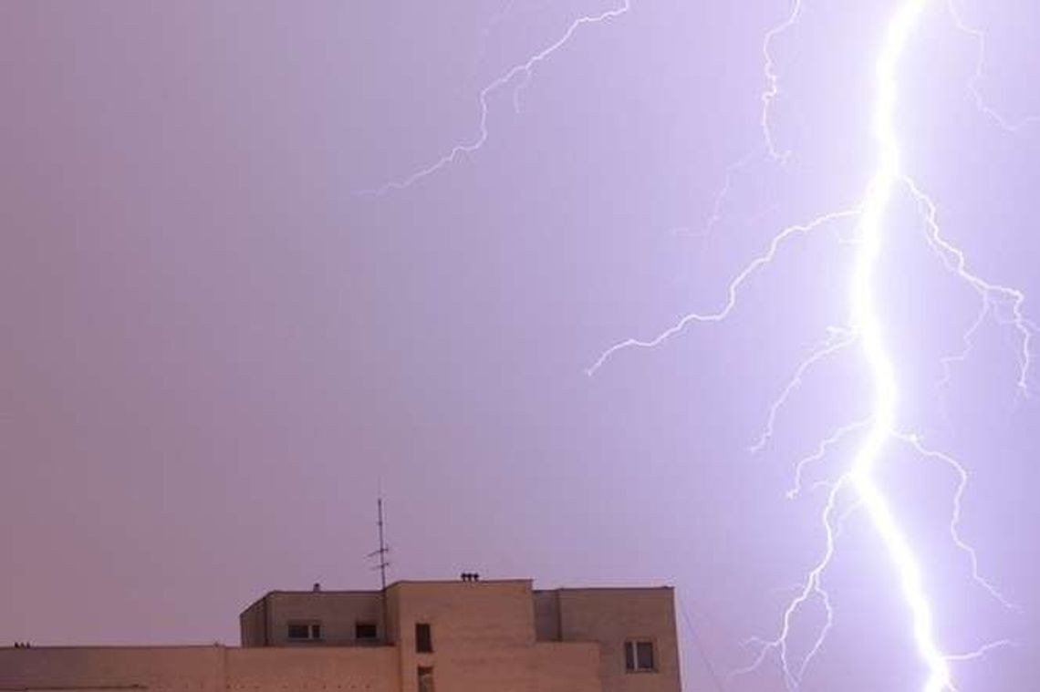 Burze w woj. lubelskim: Na Zamojszczyźnie grad i wyładowania atmosferyczne